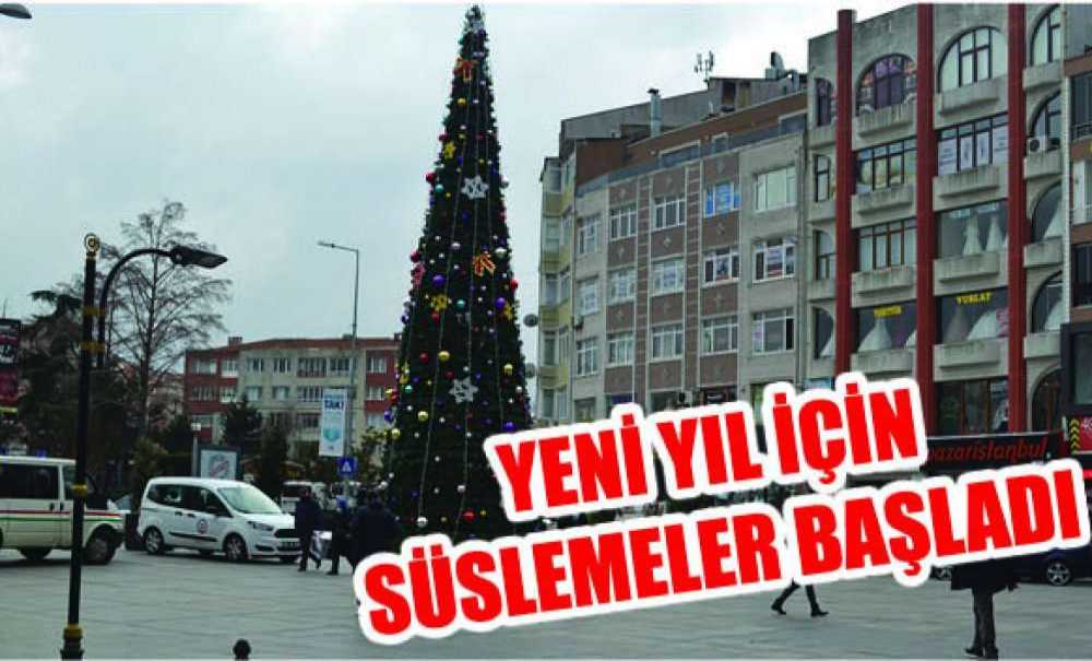 Yeni Yıl İçin Süslemeler Başladı