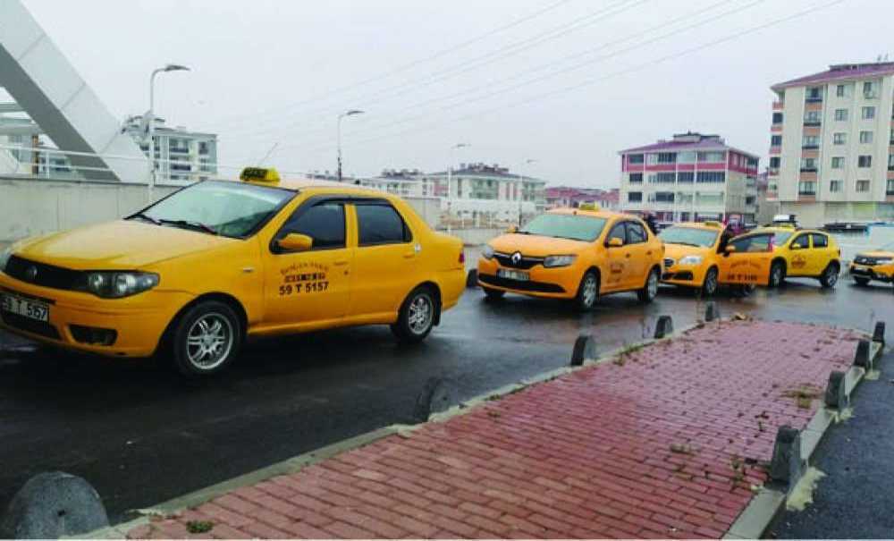 Çorlu'da Taksiler Sürekli Dezenfekte Ediliyor