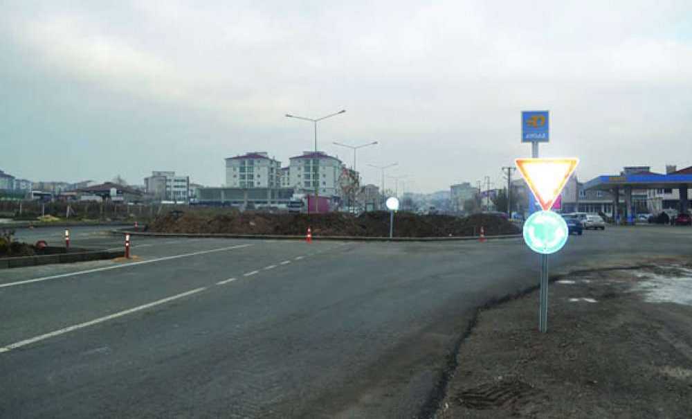 Yeni Kavşak Tehlike Saçıyor!!!