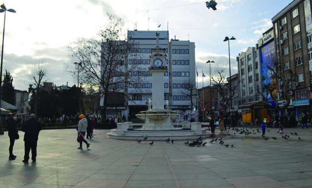 Havayı Güzel Gören Kendini Dışarı Attı