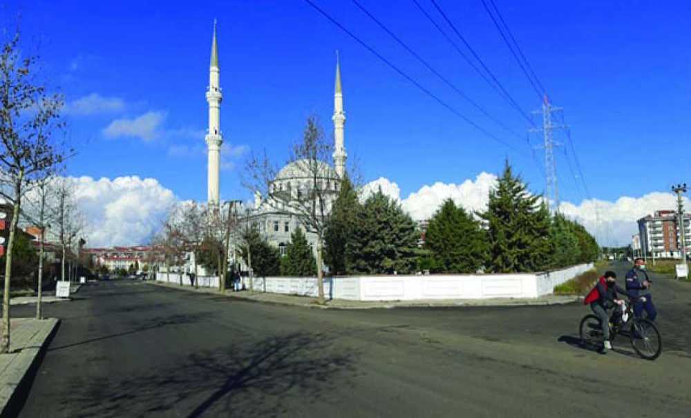 Cuma Namazları En Yakın Camilerde Kılındı