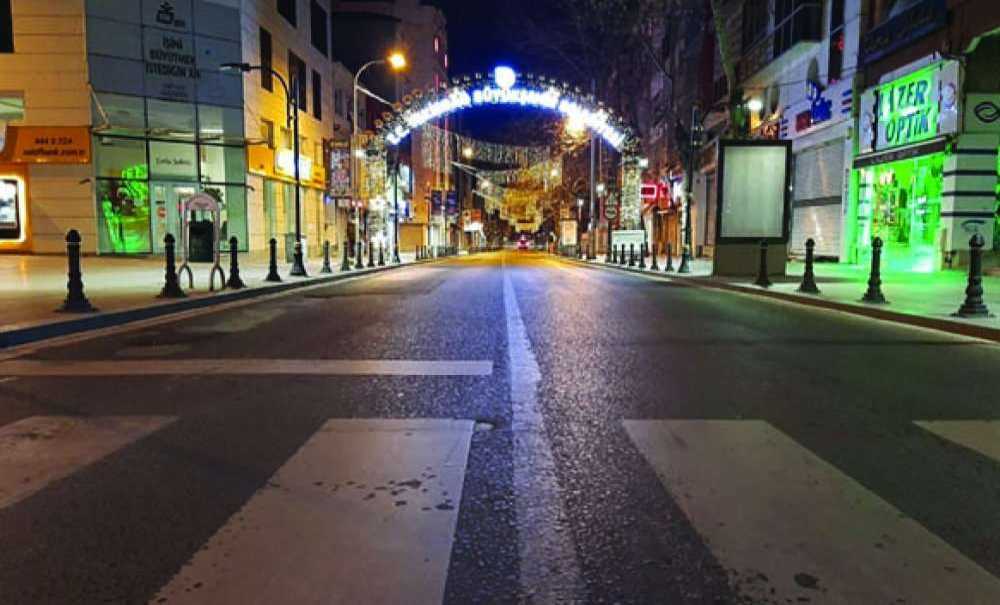 2021'e Girerken Sokaklar Sessiz Kaldı