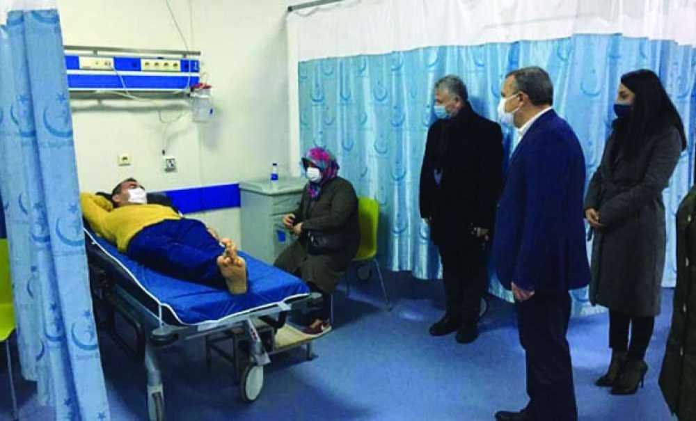 Ak Parti Sağlık Çalışanlarını Ve Polisleri Ziyaret Etti