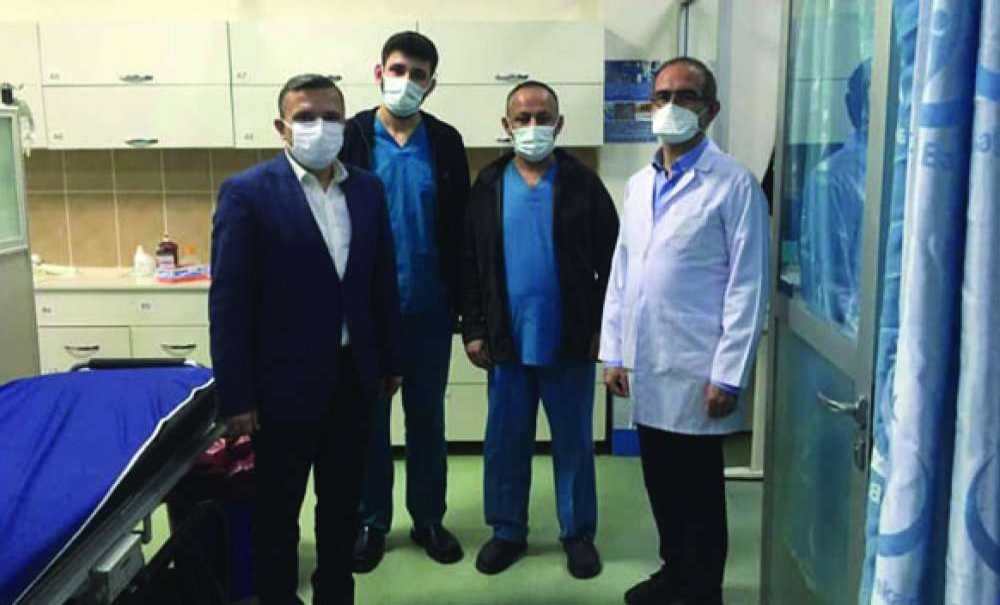 Ak Parti Sağlık Çalışanlarını Ve Polisleri Ziyaret Etti