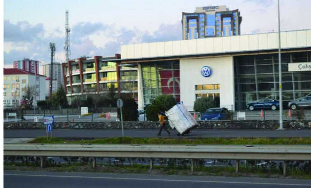 Çekçekçiler Dışarda Yine Gezdi