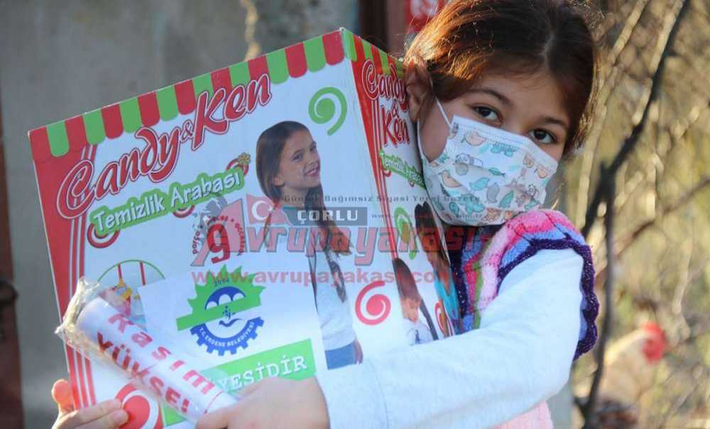 Ergene Belediyesi'nden Minikler Yeni Yıl Hediyesi