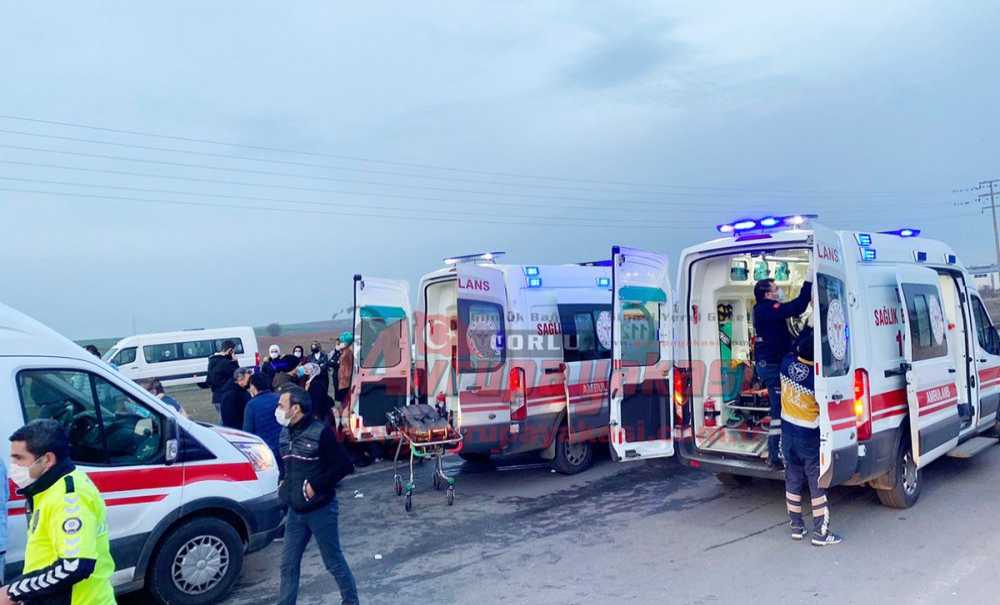 İşçi Servisleri Çarpıştı, 22 Yaralı