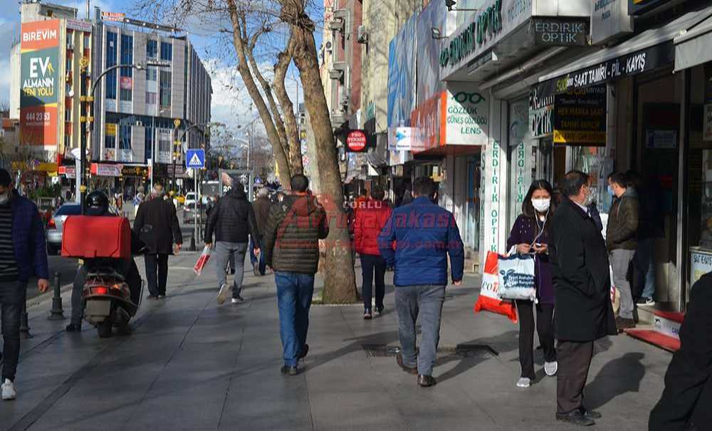 Havanın Sıcaklığı Kalabalıkları Artırıyor