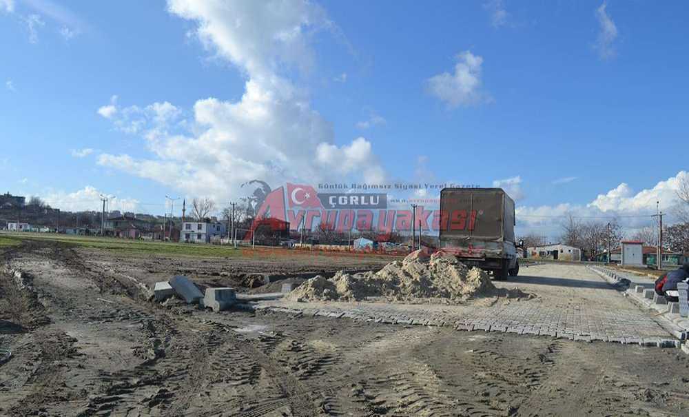 Çorlu Belediyesi Kumluca Deresi'ne El Attı