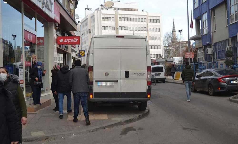 Yine Bilindik Görüntü Hemde Karakolun Karşısında