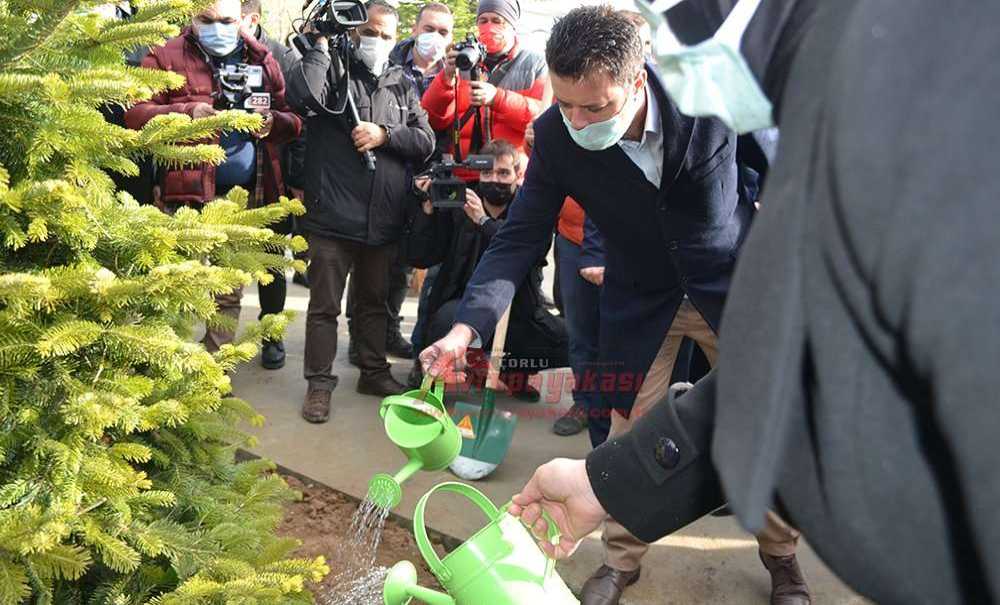 Bakan Kurum, Millet Bahçesi'ni İnceledi