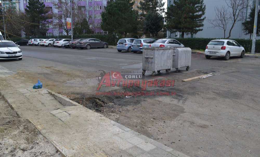 Vatandaşlar Çamurdan Biran Önce Kurtulmak İstiyor