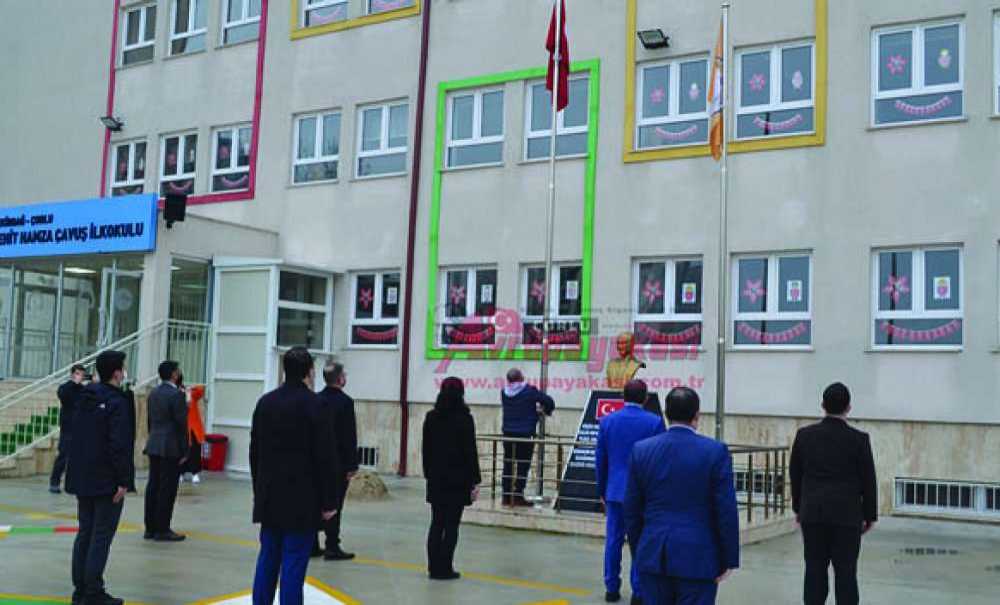 Okullarda İstiklal Marşı Sesleri Tekrar Yükseldi