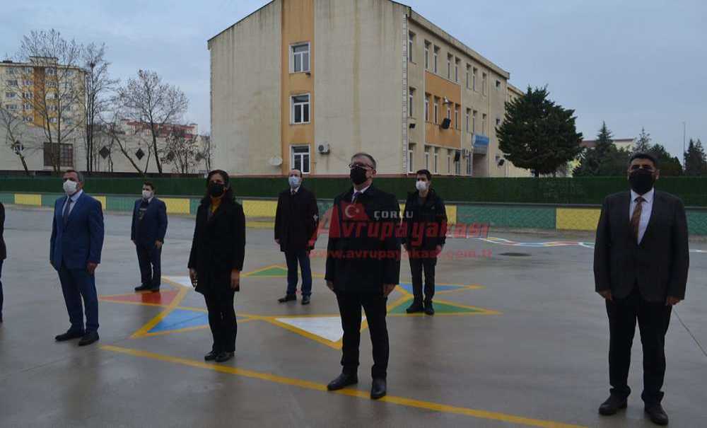 Okullarda İstiklal Marşı Sesleri Tekrar Yükseldi