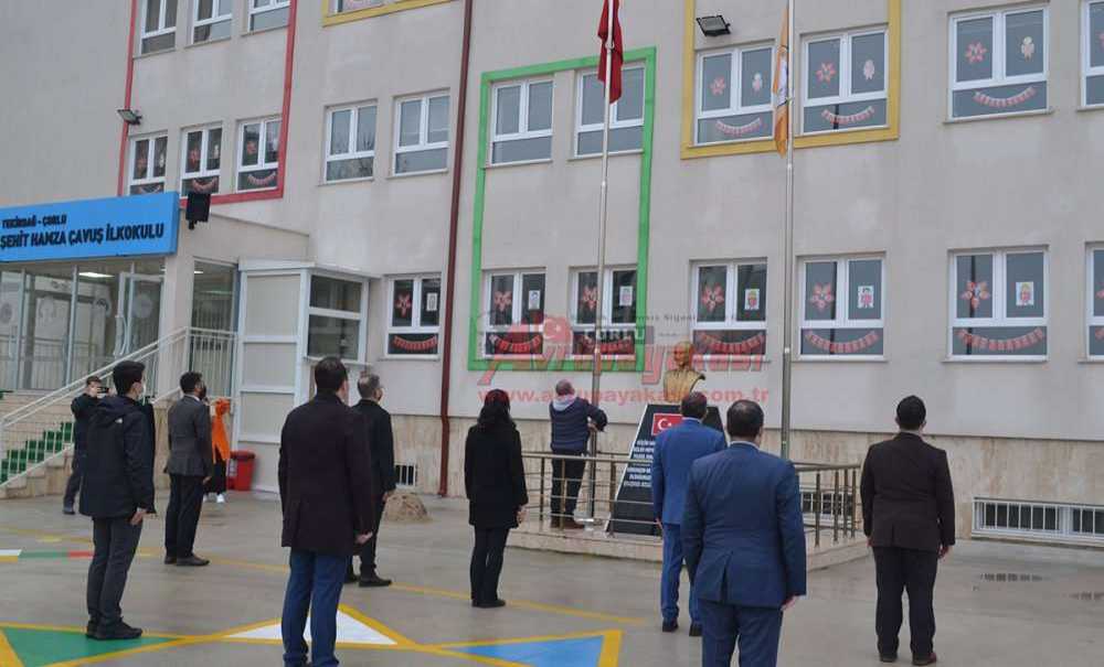 Okullarda İstiklal Marşı Sesleri Tekrar Yükseldi