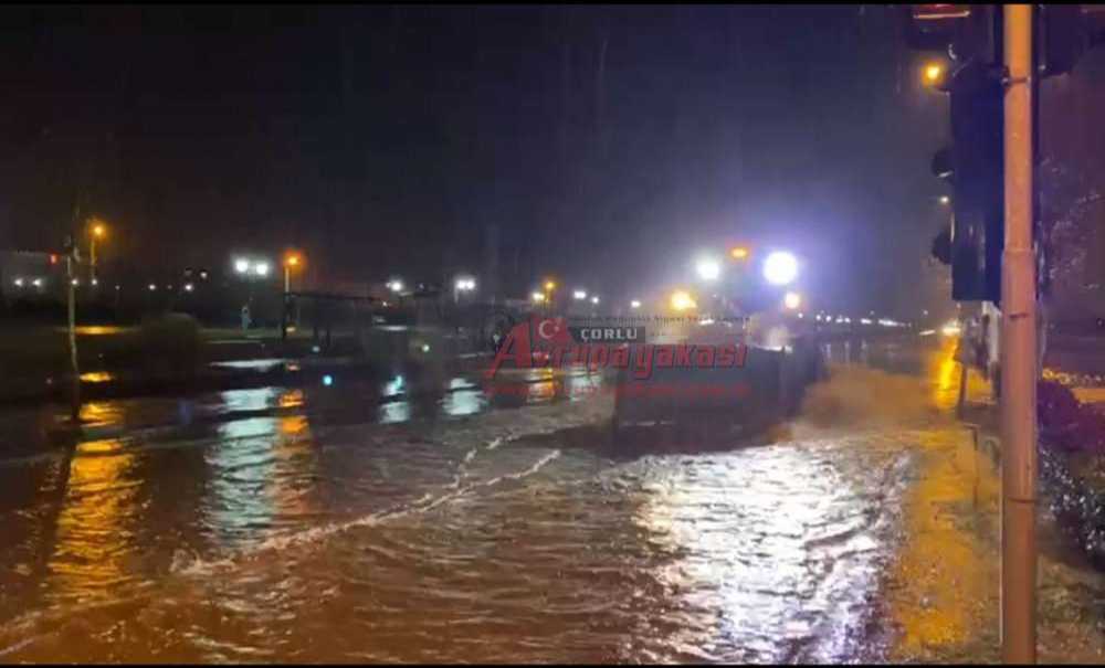 Çorlu Aşırı Sağanak Yağışa Teslim Oldu