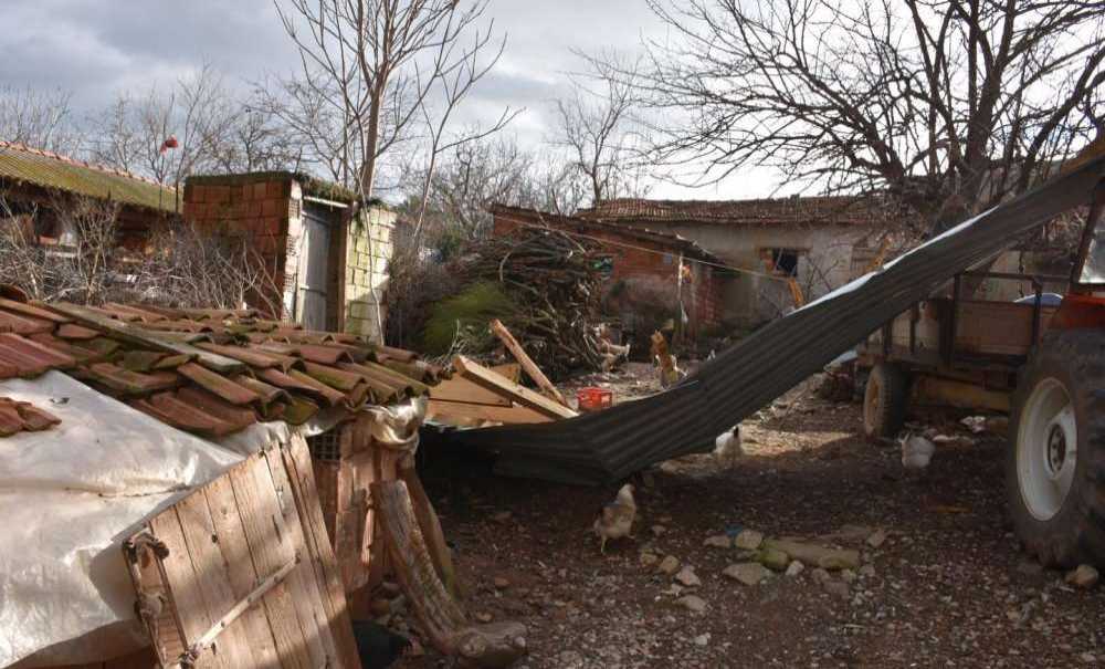 Albayrak Fırtınadan Etkilenen Bölgelerde İnceleme Yaptı