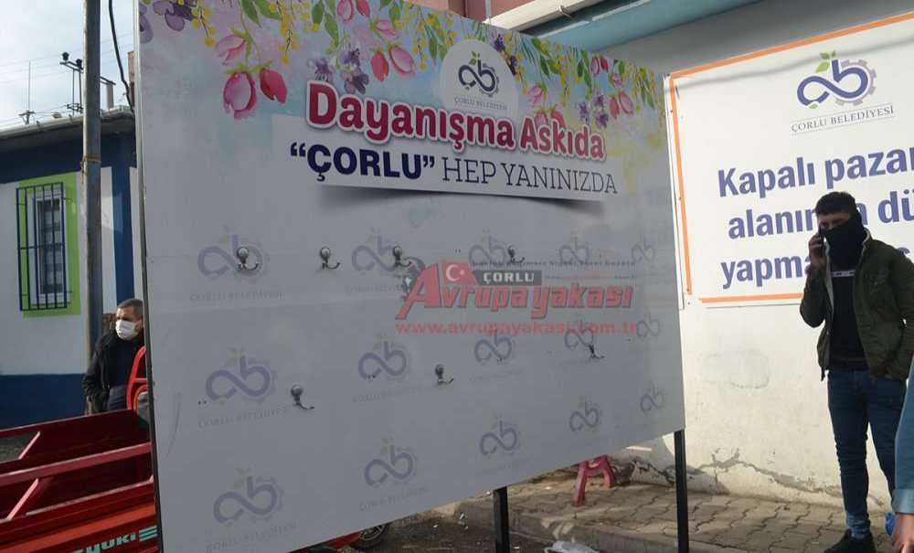 Panodaki Askılıklar Bile Çalınıyor!!