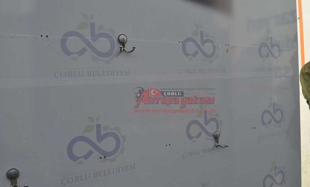 Panodaki Askılıklar Bile Çalınıyor!!