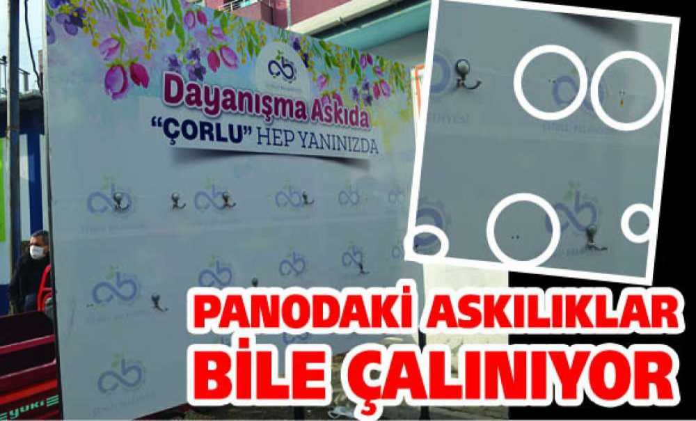 Panodaki Askılıklar Bile Çalınıyor!!