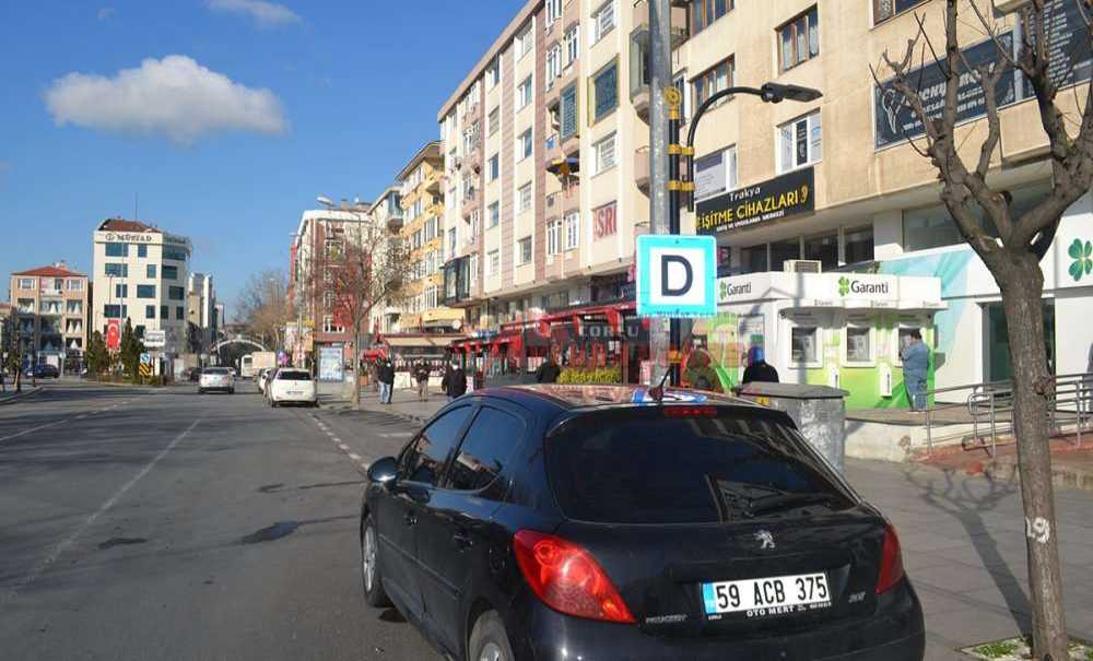 Duraklara Araçların Park Etmemesinden Vatandaş Memnun!!