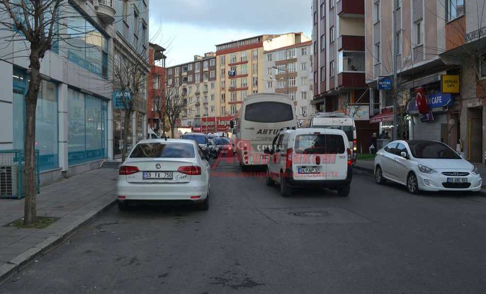 Kavşakta Oluşan Trafik, Çözüm Bekliyor!!!