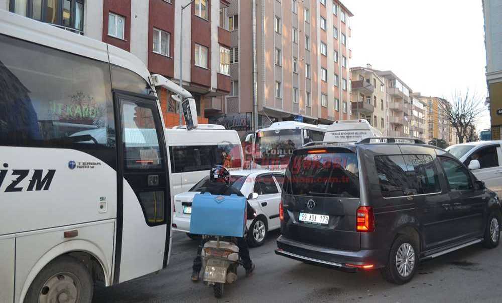 Kavşakta Oluşan Trafik, Çözüm Bekliyor!!!