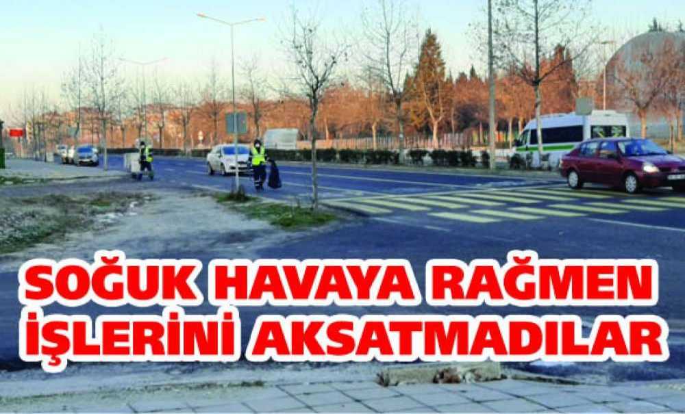 Soğuk Havaya Rağmen İşlerini Aksatmadılar