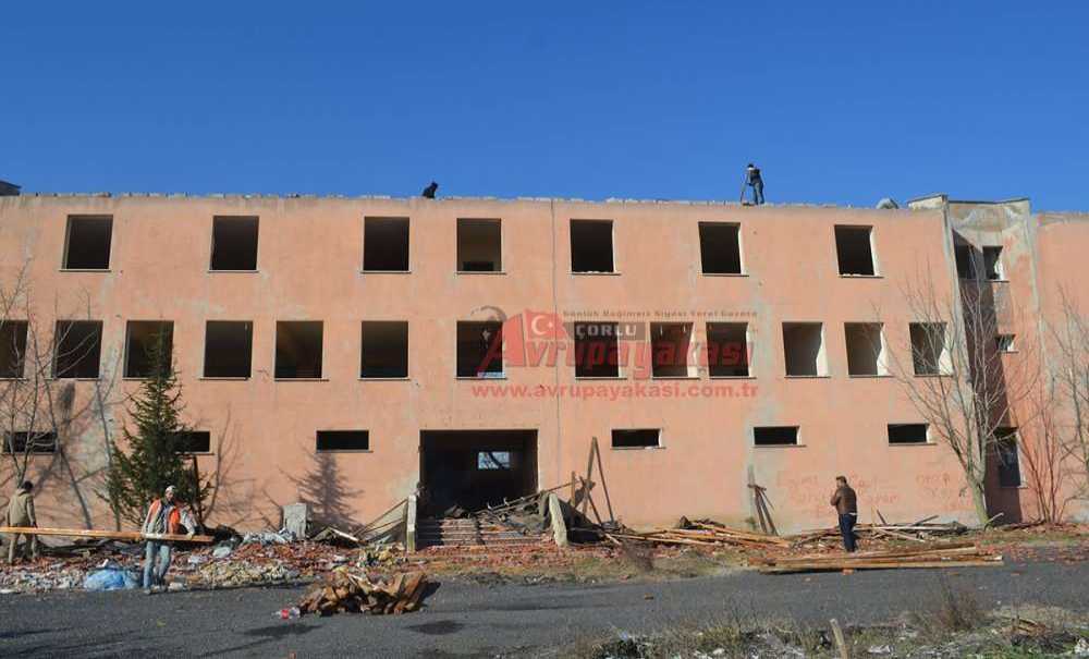 “O Bina Sonunda Yıkılıyor”