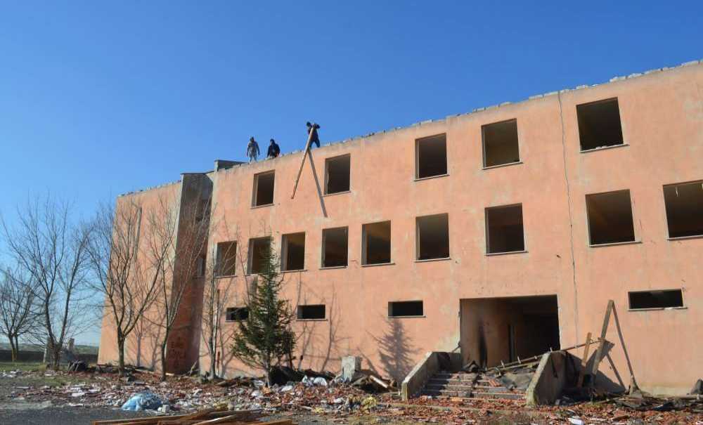 “O Bina Sonunda Yıkılıyor”