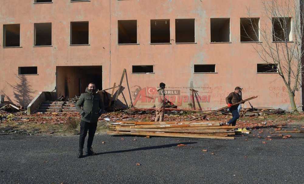 “O Bina Sonunda Yıkılıyor”