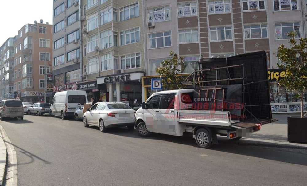 Vatandaşlar Duraklarla İlgili Yetkililerden Çözüm Bekliyor?