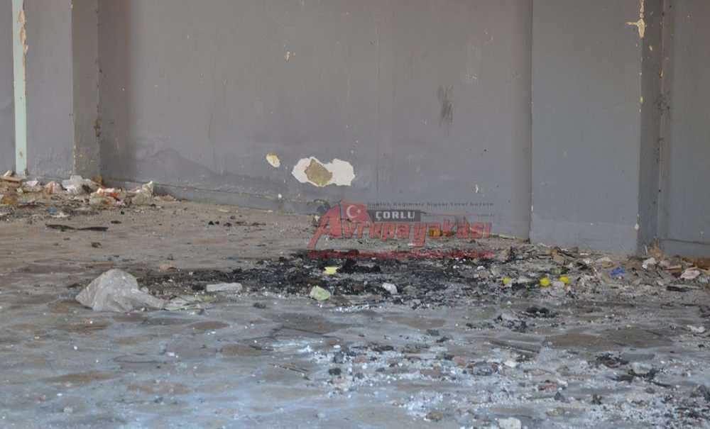 Biran Önce Yıkılsın, İçerde Uyuşturucu Kullanılıyor