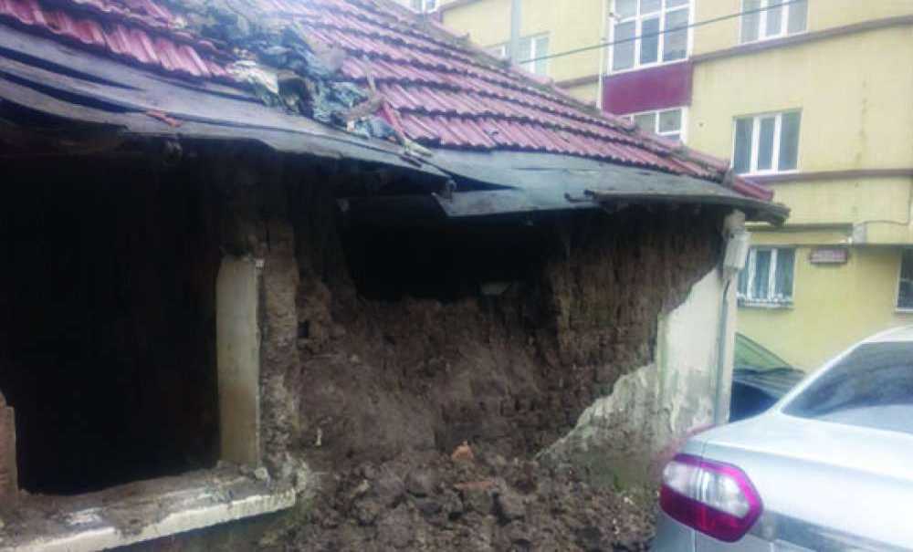 Toprak Ev Yavaş Yavaş Çöküyor!!!