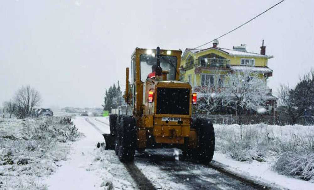 Çorlu'da Karla Mücadele Ekipleri Görev Başında