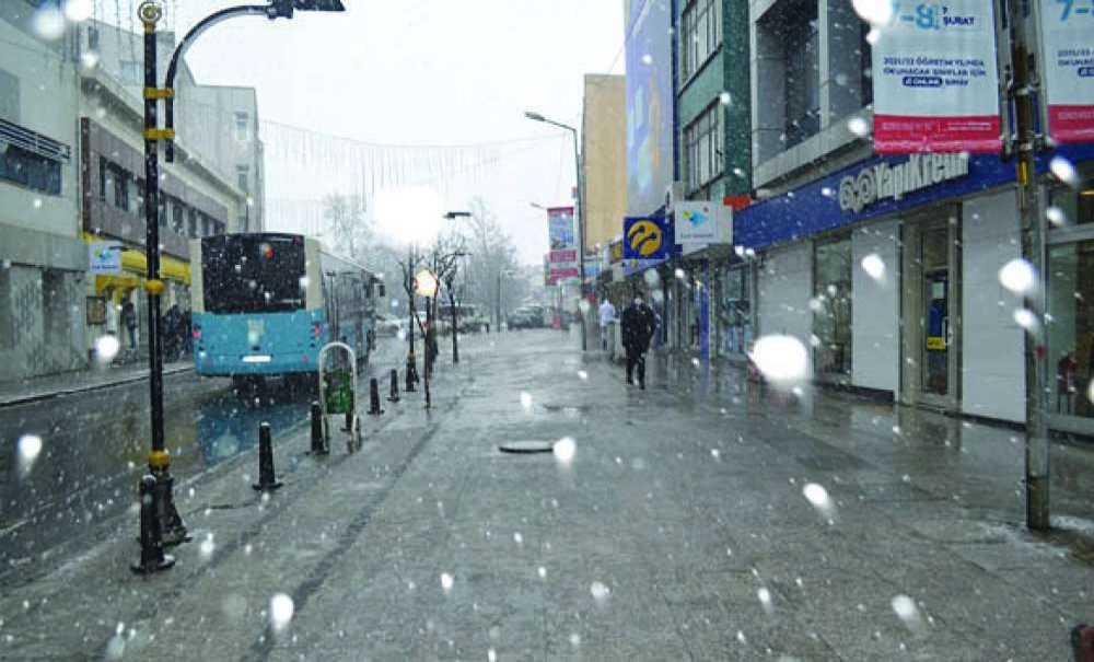 Çorlu Beyaza Büründü