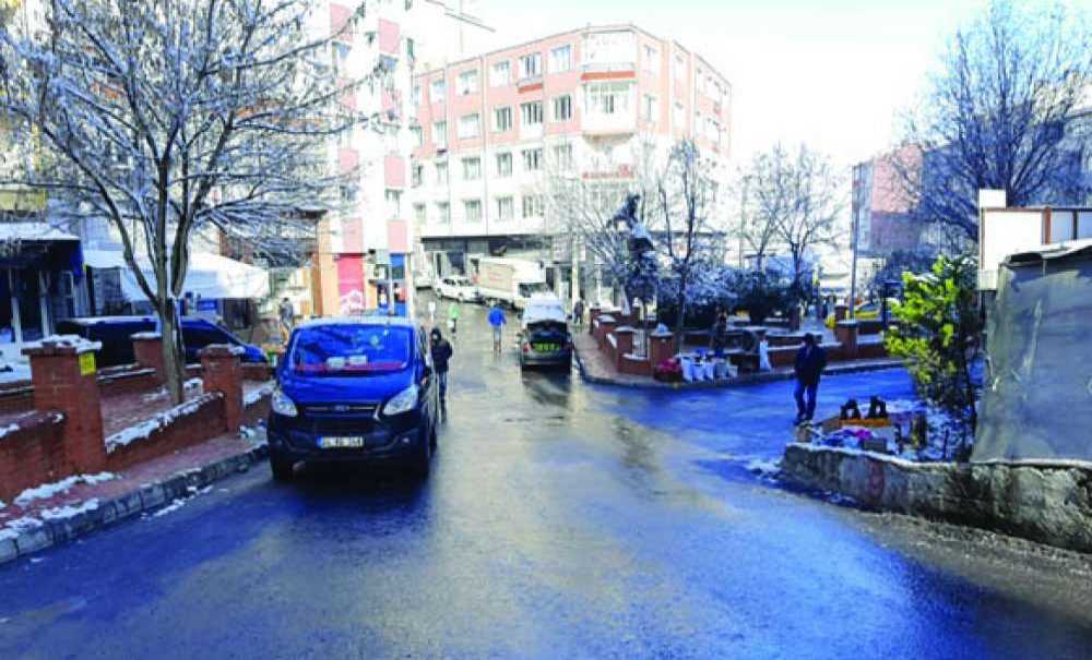 Zabıta Ekipleri Tezgah Açılmasına İzin Vermedi