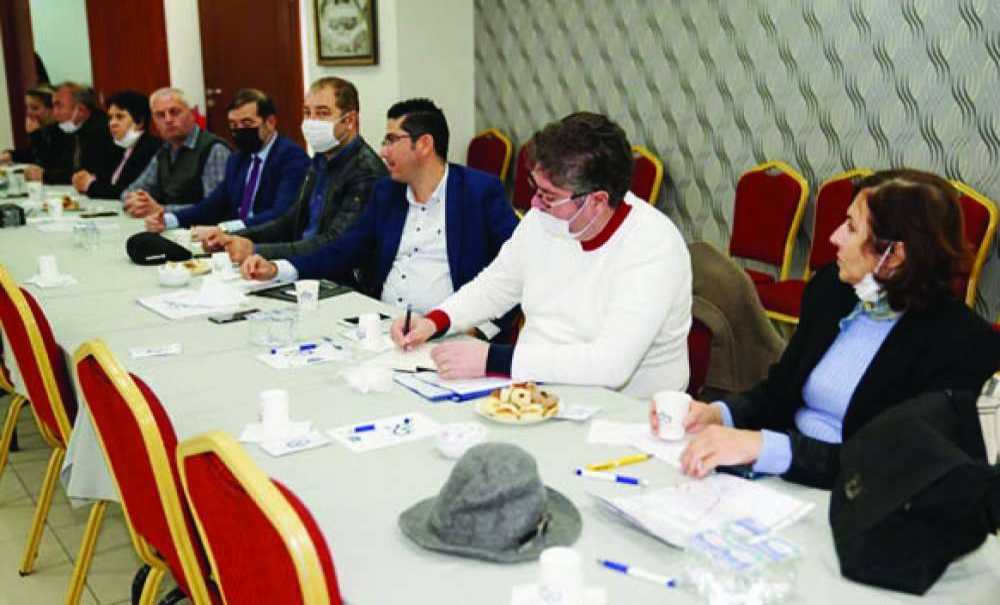 Başkan Sarıkurt Mahalle Muhtarları Ile Bir Araya Geldi