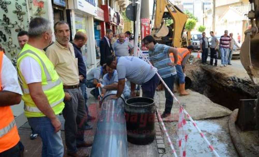 Ana Su Hattı Yine Patladı