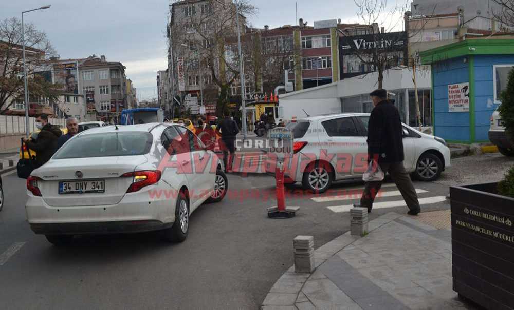 Otopark Dolunca Araçlar Kuyruk Oluşturdu