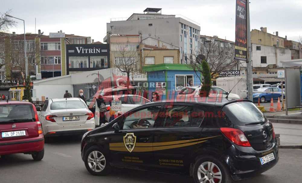 Otopark Dolunca Araçlar Kuyruk Oluşturdu