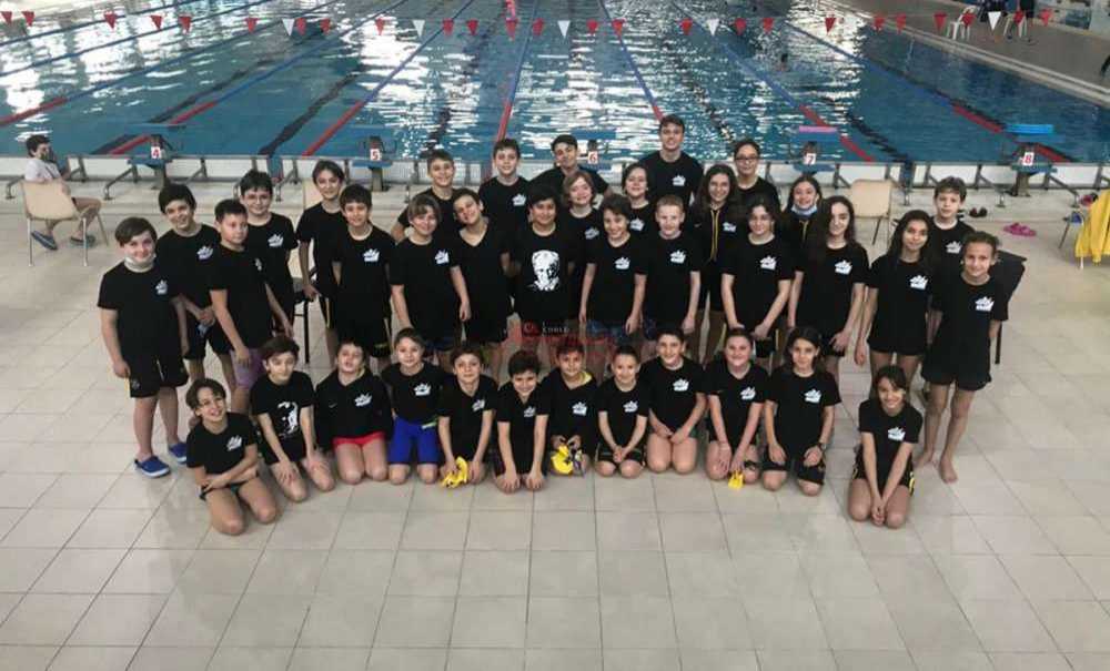 Çbsk Minik Yüzücüleri Dereceyle Döndü