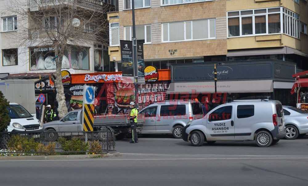 Polisin Müdahalesiyle Trafik Normale Döndü