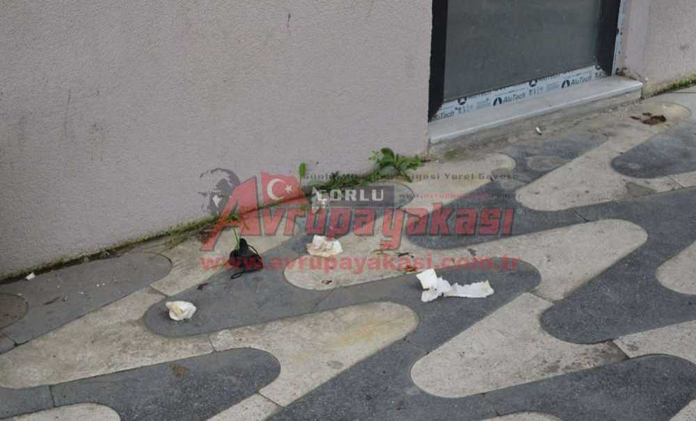 Hem Kapalı Hem De Etrafı Pislik İçinde