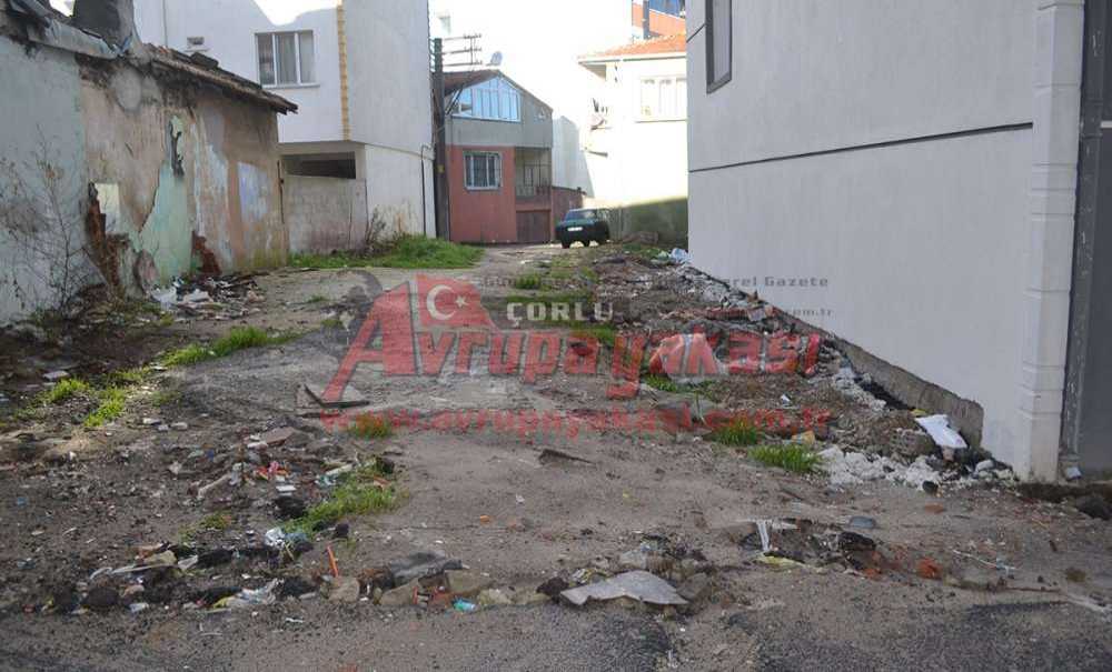 “Ağacı Çiçeği Geçtik, Bizler Yol İstiyoruz”