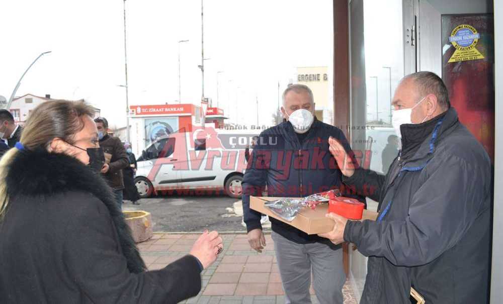 Ayağının Tozu İle Esnafı Gezdi