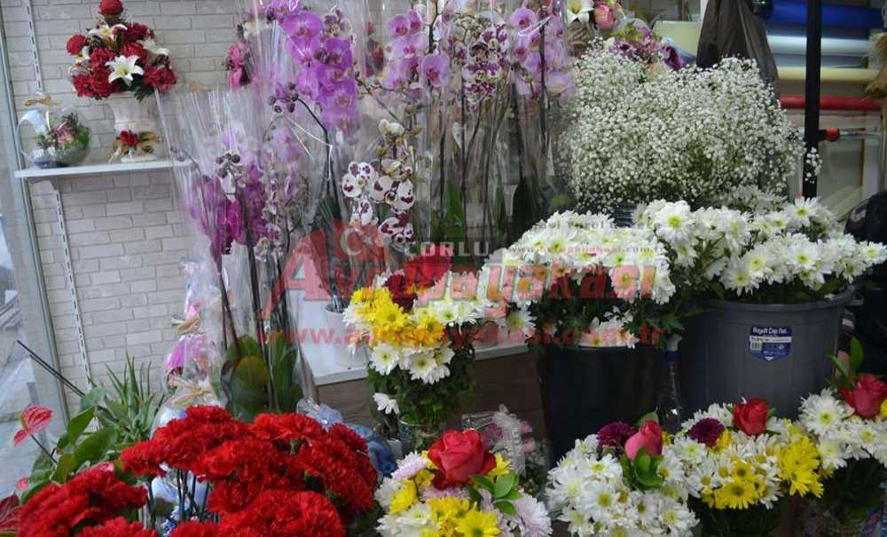 Pandemi De Olsa, Sevgiliye Çiçek Unutulmadı