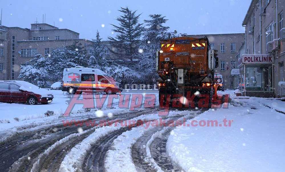 Çorlu'da Kar Yağışı Etkili Oldu