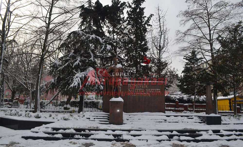 Çorlu'da Kar Yağışı Etkili Oldu