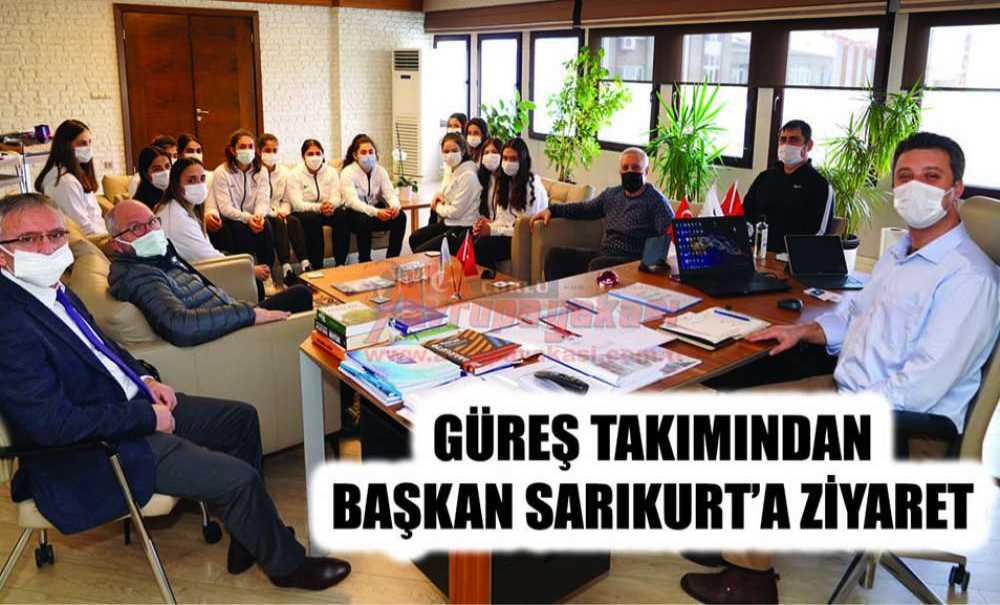 Güreş Takımından Başkan Sarıkurt'a Ziyaret